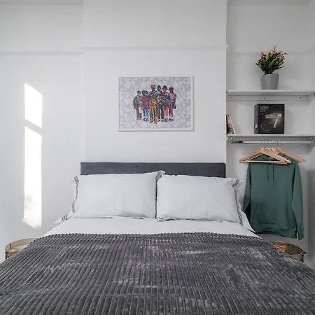 Beautiful Luxe 3 Bedroom With 4 Beds * London