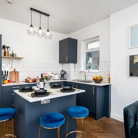 Beautiful Luxe 3 Bedroom With 4 Beds
