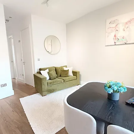 Apartment Roof Terrace 2bed Camden Free Wifi London