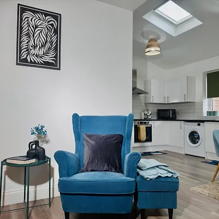 Cosy 1-bed Flat 30min To & Parking London