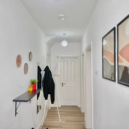 Cosy 1-bed Flat 30min To & Parking * London