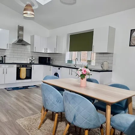 Cosy 1-bed Flat 30min To & Parking Apartment