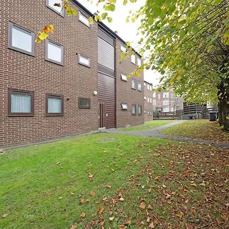 Idyllic Stylish With Fast Speed Broadband & Free Parking