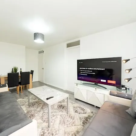 Idyllic Stylish With Fast Speed Broadband & Free Parking Apartment London