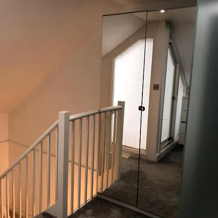 Luxury Flat Paddington شقة *