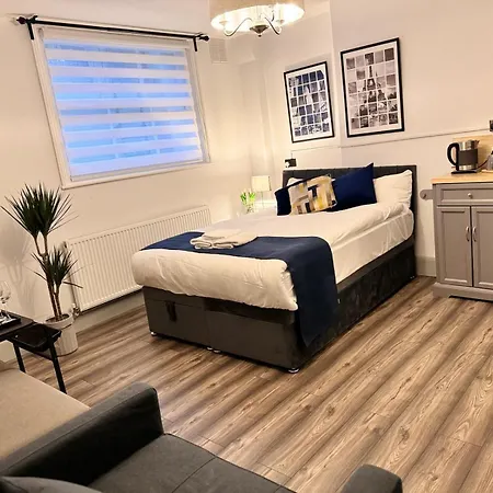 Camden Luxury Flats And En-suit