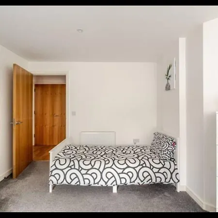 The Nest Of Forest Hill Apartment
