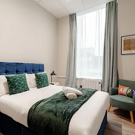 Hyde Park Apartment *