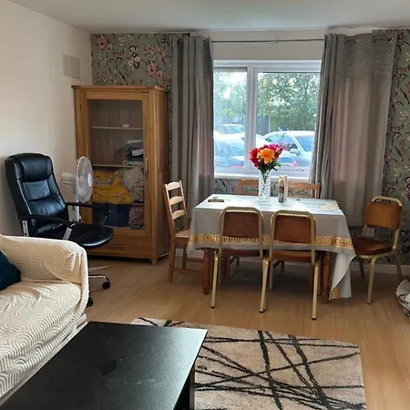 Lovely In Barking Barking (Greater London)