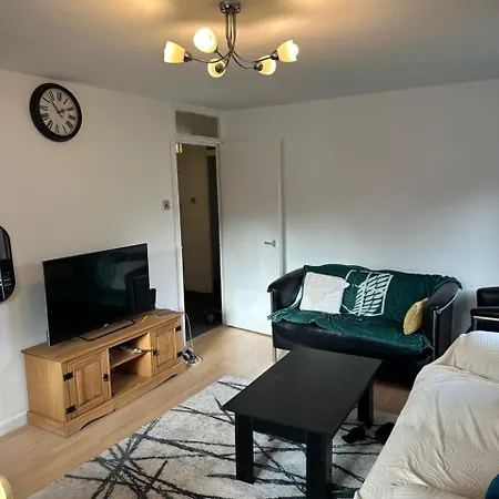 Lovely In Barking Apartment *