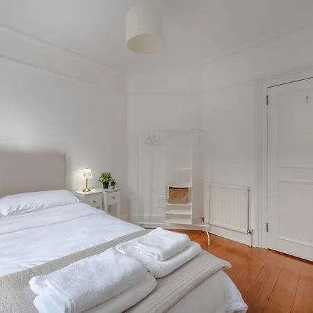 Luxury 2 Bedroom In London