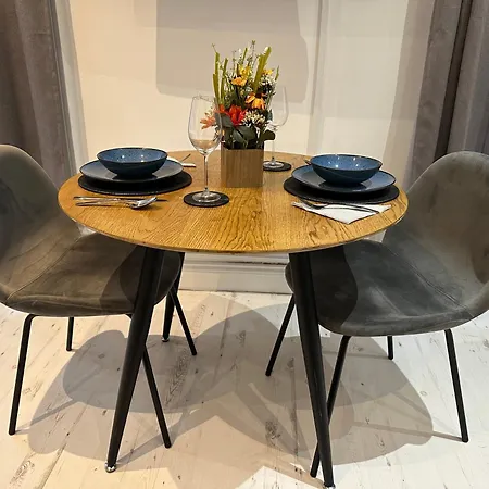Stylish Escape In West *