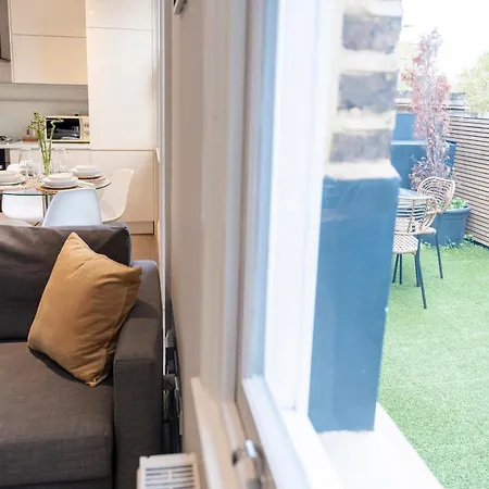 Spacious 2-bed Flat In Brixton With Private Terrace