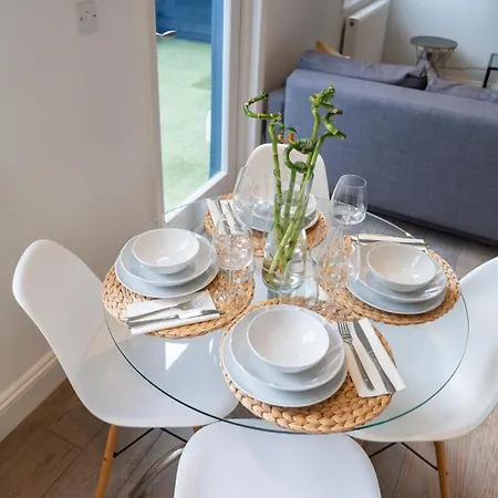 Apartment Spacious 2-bed Flat In Brixton With Private Terrace *