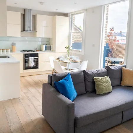 Spacious 2-bed Flat In Brixton With Private Terrace * London