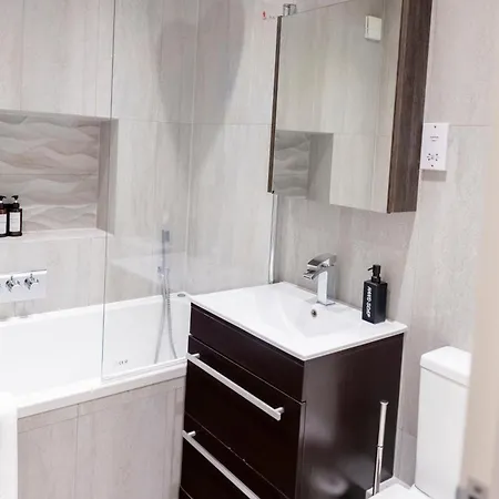 Spacious 2-bed Flat In Brixton With Private Terrace * London