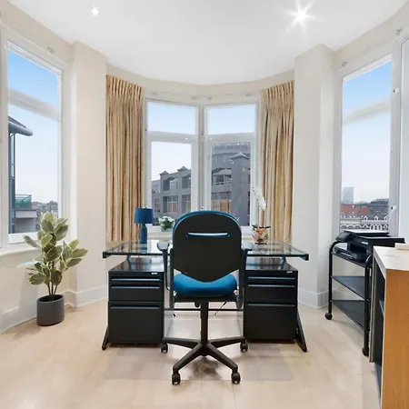 Farringdon Penthouse Spacious 3 Bedroom 2 Bath * London