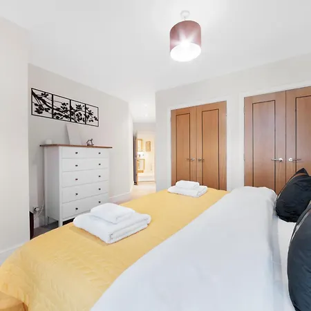 Farringdon Penthouse Spacious 3 Bedroom 2 Bath Apartment London