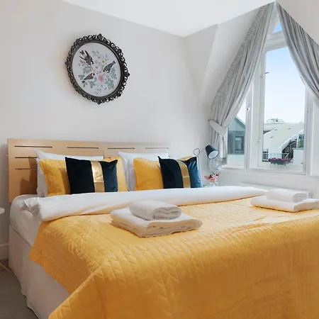 Farringdon Penthouse Spacious 3 Bedroom 2 Bath *