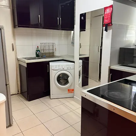 Excellent - 3 Bedrooms * London
