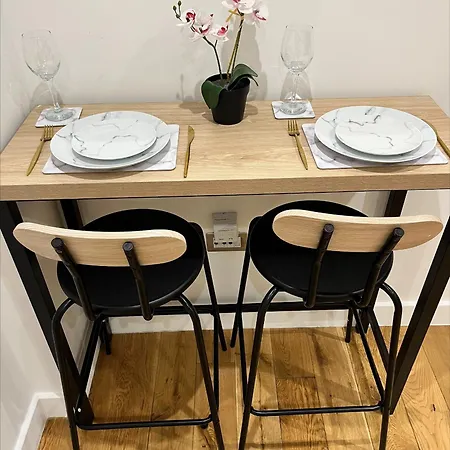 Cosy - Stratford Near Abba Voyage, 02 Greenwich, Westfield London