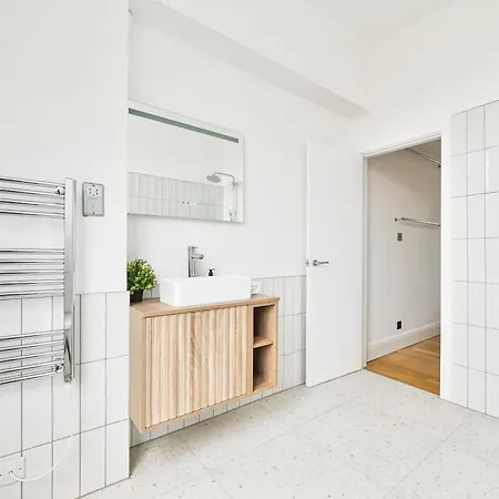 Light And Airy * London