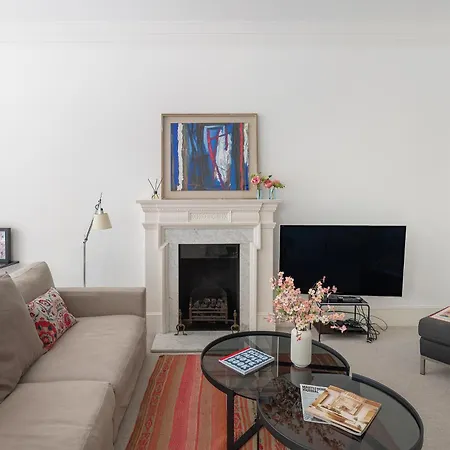 Casa Italia Near Sloane Square, Harrods And Kings Road - Washing Machine & Wifi Apartment *