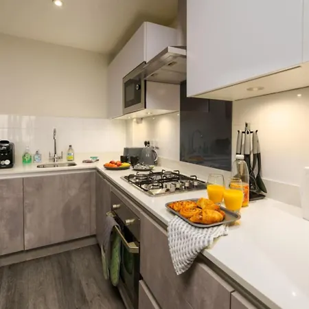 2bd In Whitechapel, *