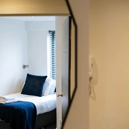 Apartment 2bd In Whitechapel, London