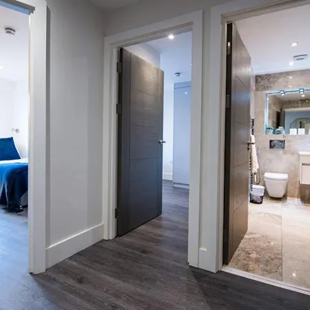 2bd In Whitechapel, *