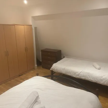 One Bed Near Stadium Apartment *