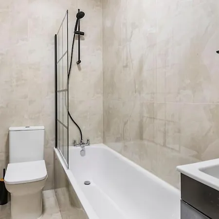 Classy Gf Gem Next Seven Sisters * London
