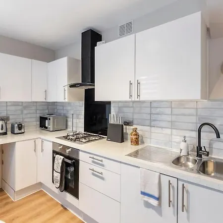 Classy Gf Gem Next Seven Sisters Apartment *