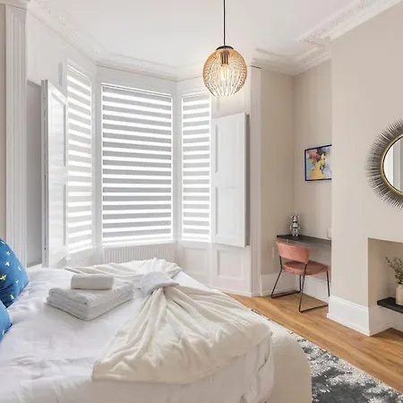 Apartment Classy Gf Gem Next Seven Sisters *