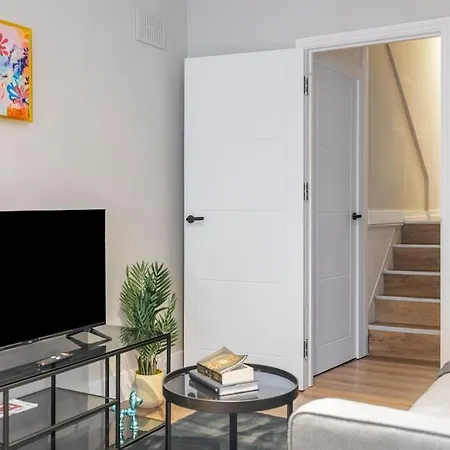 Apartment Classy Gf Gem Next Seven Sisters *