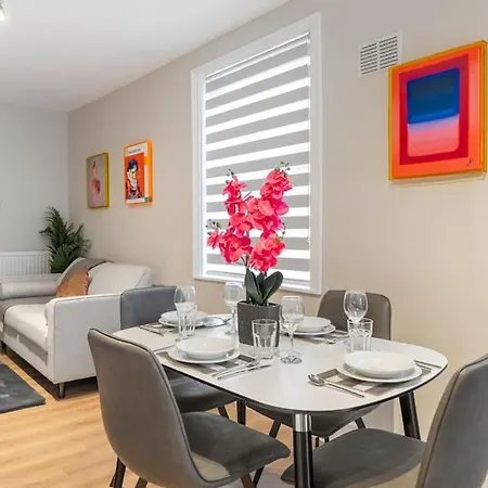 Classy Gf Gem Next Seven Sisters Apartment *