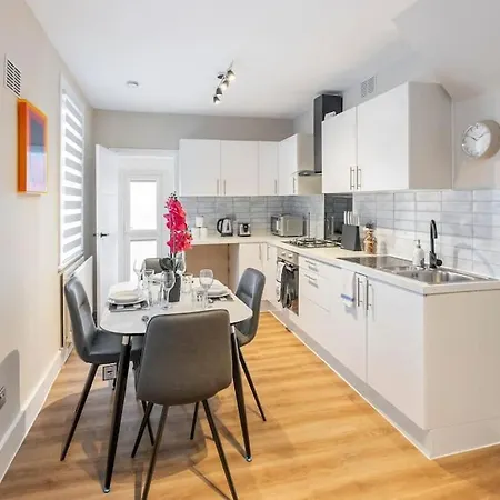 Apartment Classy Gf Gem Next Seven Sisters London