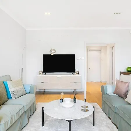 Penthouse Overlooking Hyde Park דירה *