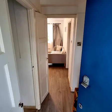 Apartment Konan London