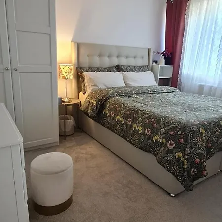 Apartment Snuggy Nest Finchley