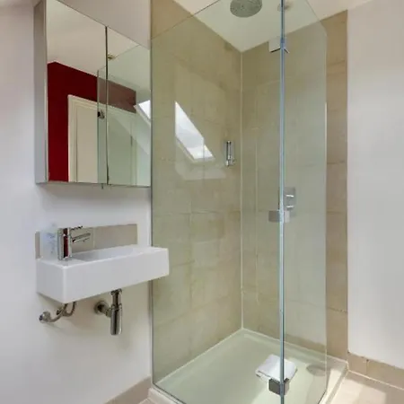 Apartment Spacious 2 Bedroom Fulham Queens Club,