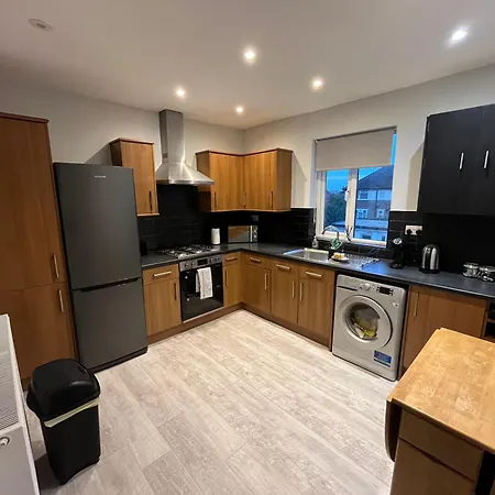Apartment Comfortable 2 Bedroom, 1 Bathroom, West London Flat