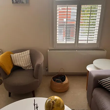 Spacious 2 Bedroom Fulham Queens Club, Apartment *