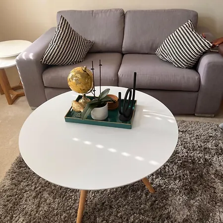 Spacious 2 Bedroom Fulham Queens Club, Apartment