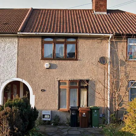 Spacious Two Bedrooms *