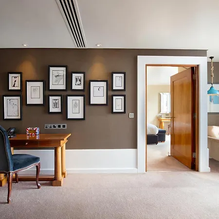 Hotel The Chelsea Harbour And