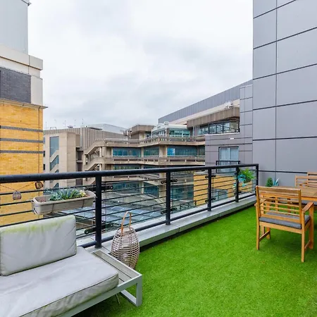 Bright 2 Bedroom Flat In Lambeth With Balcony * London