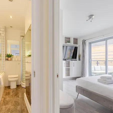 Apartment Bright 2 Bedroom Flat In Lambeth With Balcony London
