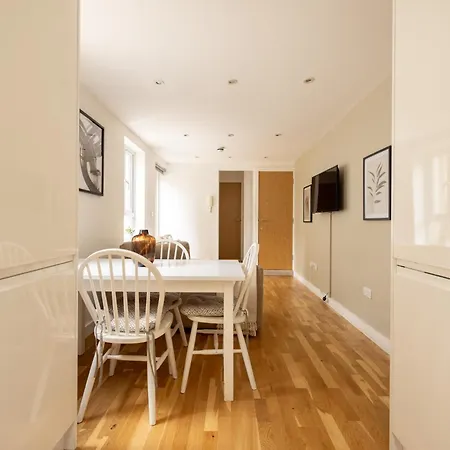 Apartment The Queenstown London