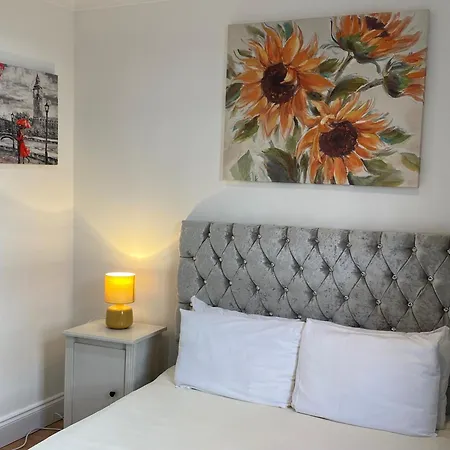 Impeccable 2-bed In *